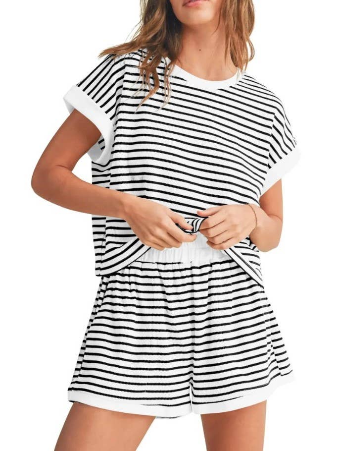 Stripe short sleeve boxy t-shirt & short casual set